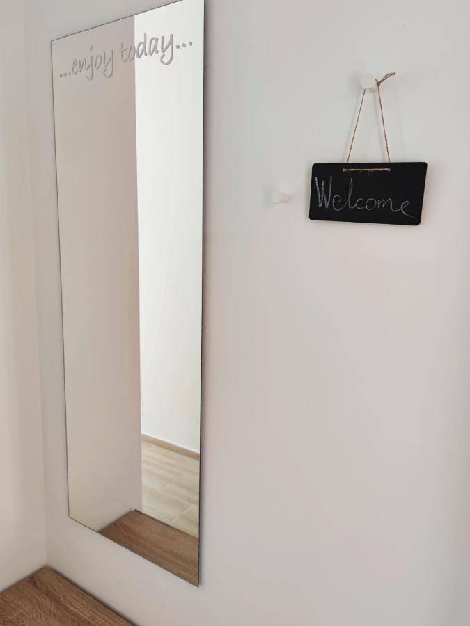 Apartments Leticia Vrsi Exterior photo