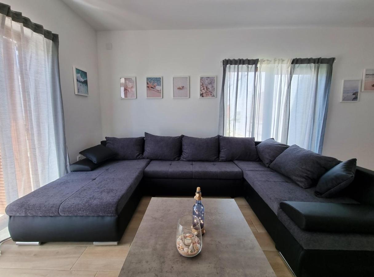 Apartments Leticia Vrsi Exterior photo
