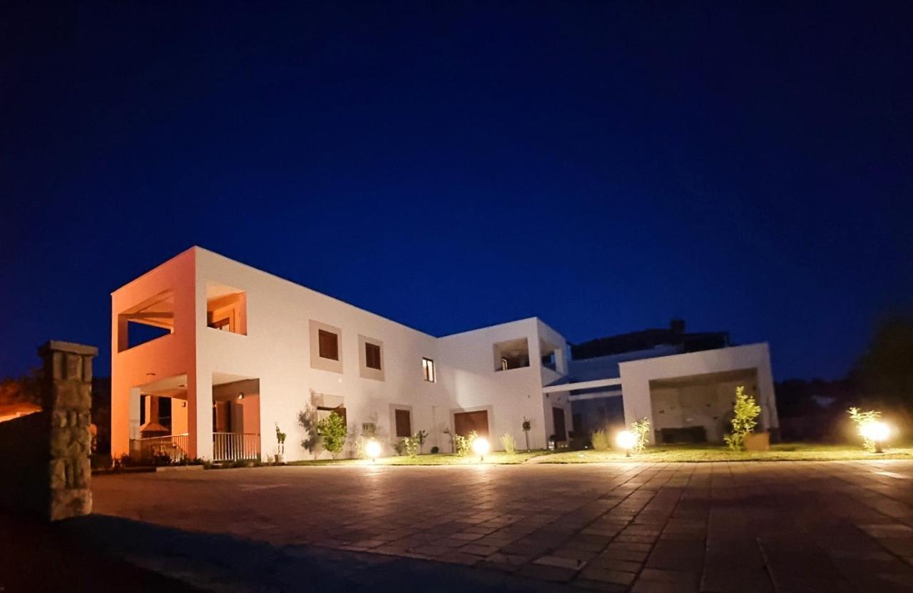 Apartments Leticia Vrsi Exterior photo