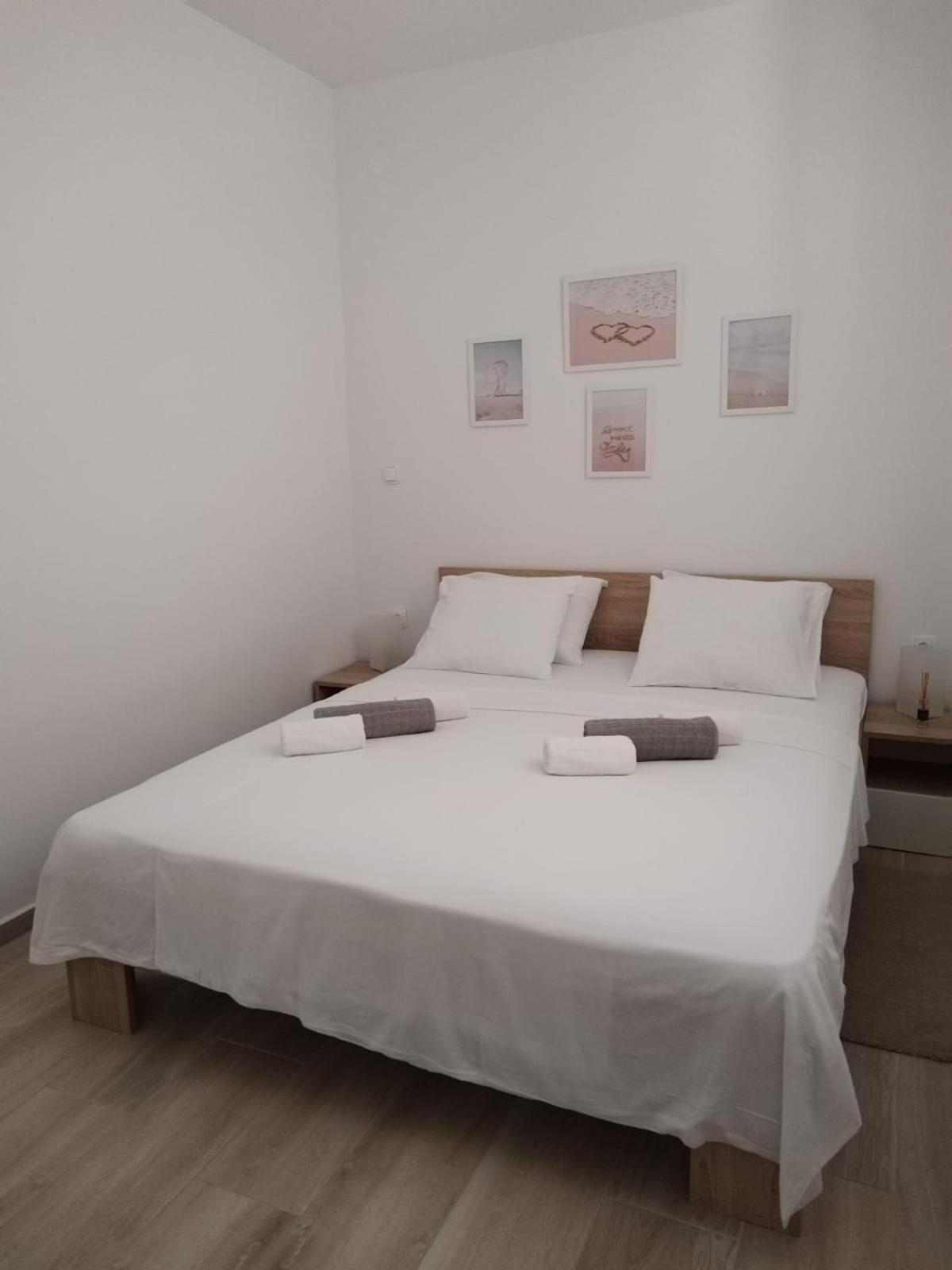 Apartments Leticia Vrsi Room photo